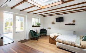 Cottage 44 - Free Parking!